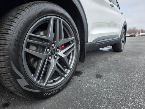 New 2026 Ford Explorer ST w/ Sun And Sound Package image 22