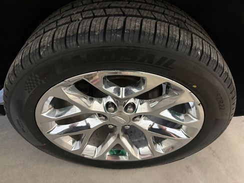 Used 2018 Cadillac Escalade ESV Luxury AWD/4WD image 11