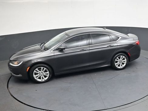 Used 2017 Chrysler 200 Limited Platinum image 26