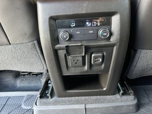 Used 2023 Chevrolet Traverse RS w/ LPO, Floor Liner Package AWD/4WD image 38