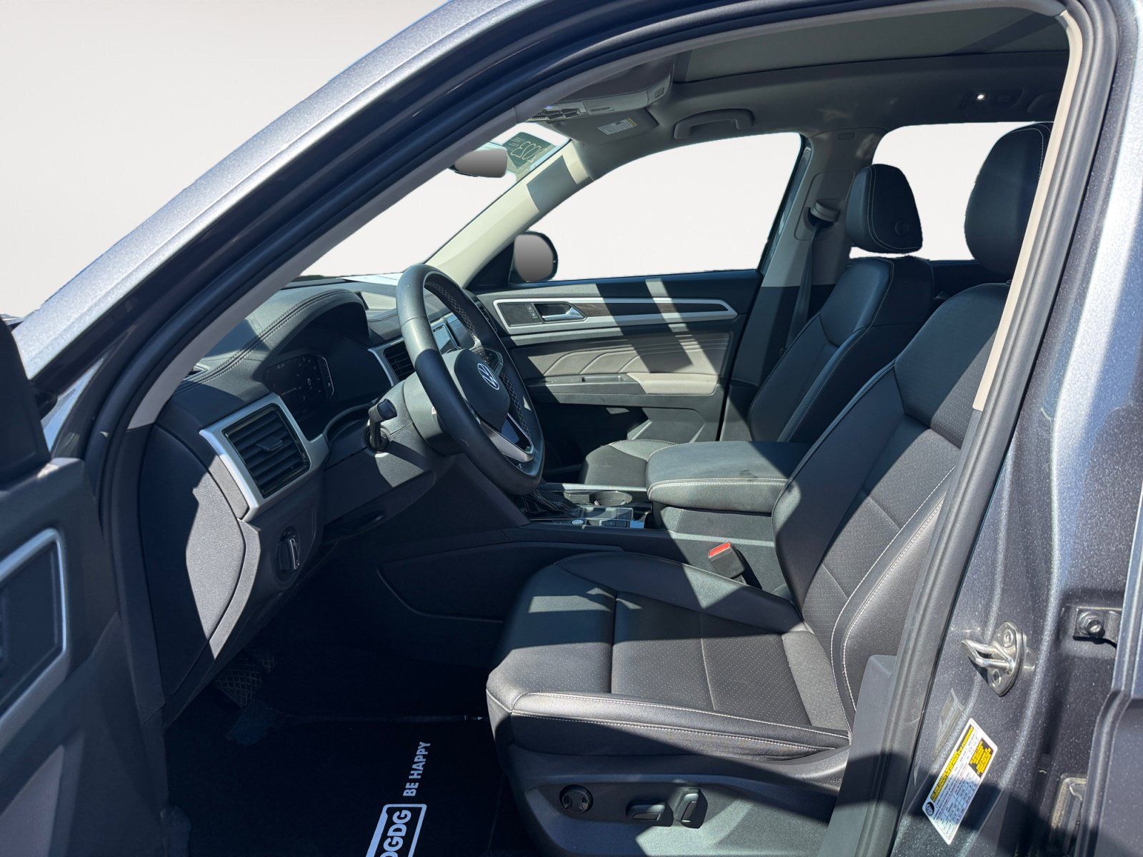 Certified 2023 Volkswagen Atlas SE w/ Panoramic Sunroof Package FWD image 10