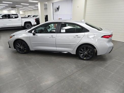 New 2026 Toyota Corolla SE image 3