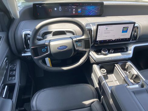 New 2026 Ford Expedition Platinum AWD/4WD image 13