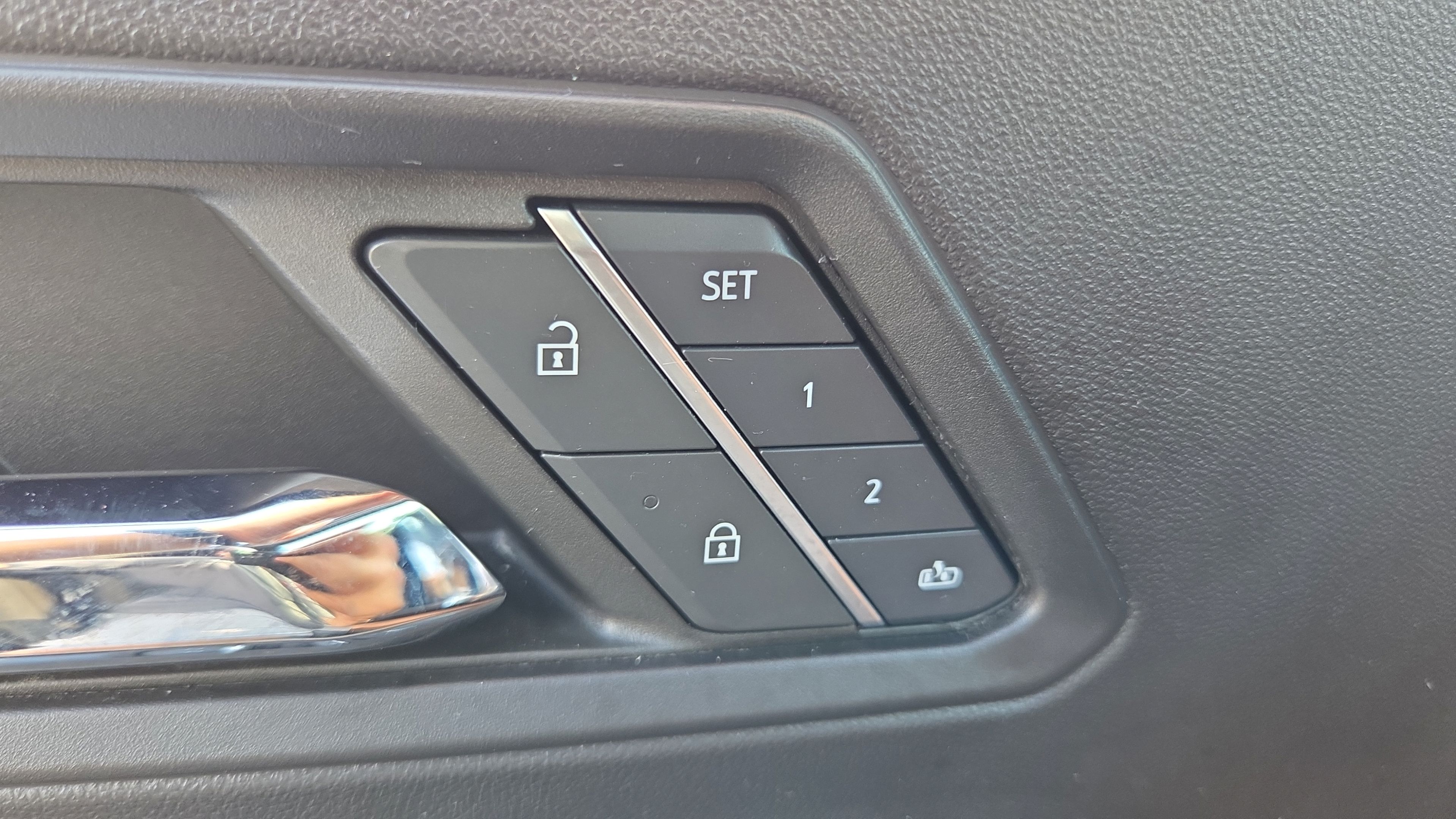Certified 2024 GMC Canyon Denali AWD/4WD image 30