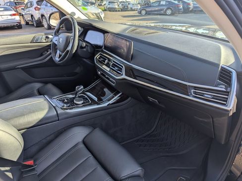 Used 2020 BMW X7 xDrive40i w/ Cold Weather Package image 40