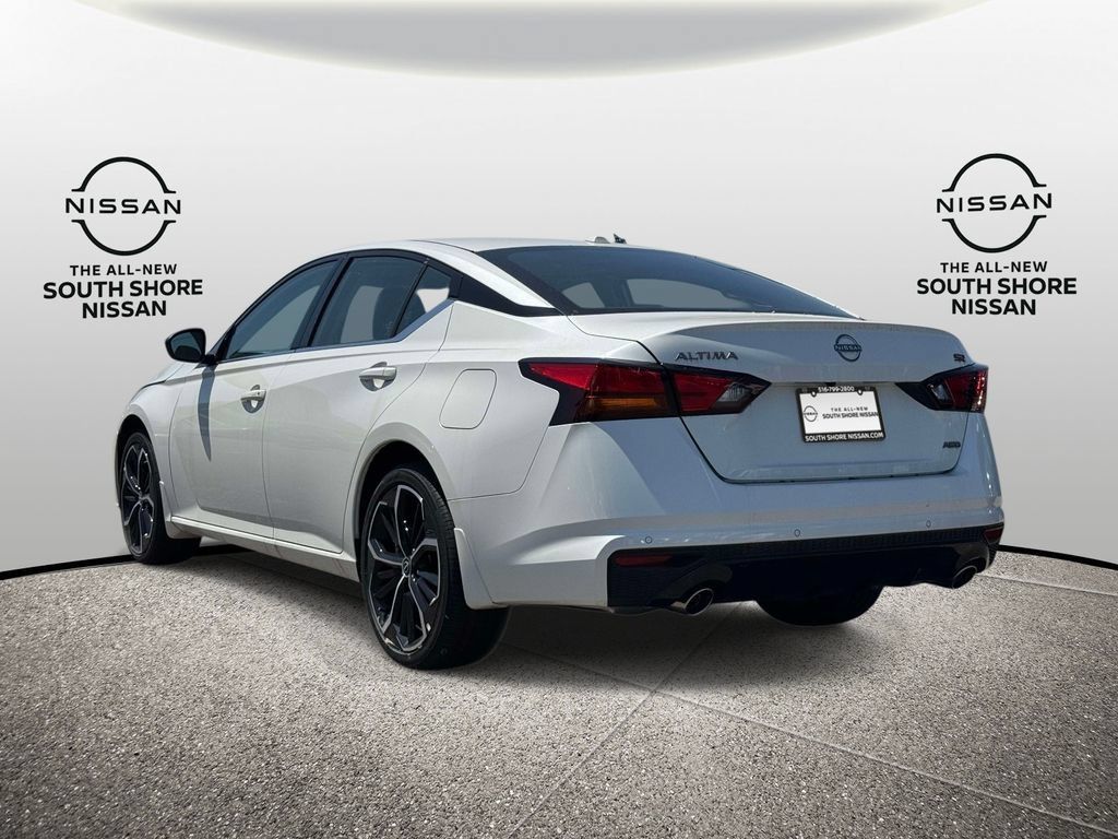 Certified 2025 Nissan Altima 2.5 SR w/ SR Premium Package AWD/4WD image 7