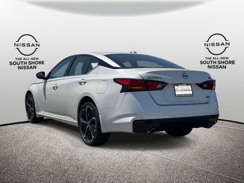 Certified 2025 Nissan Altima 2.5 SR w/ SR Premium Package AWD/4WD image 7