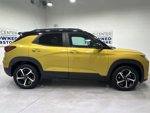Used 2023 Chevrolet TrailBlazer RS w/ Sun and Liftgate Package image 9