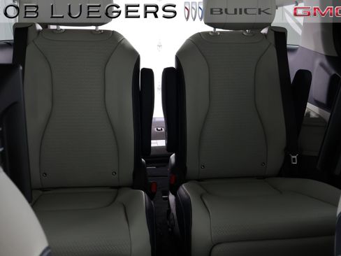 Used 2025 Kia Carnival SX Prestige FWD image 16