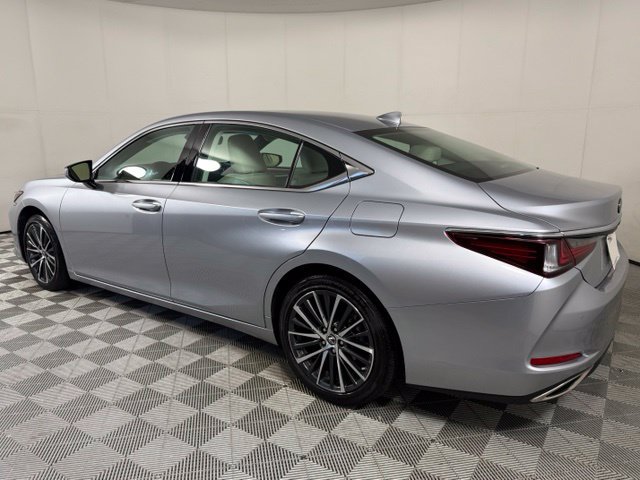 Used 2025 Lexus ES 350 w/ Premium Package FWD image 4