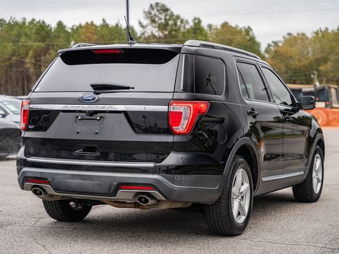 Certified 2018 Ford Explorer XLT w/ Equipment Group 202A image 7