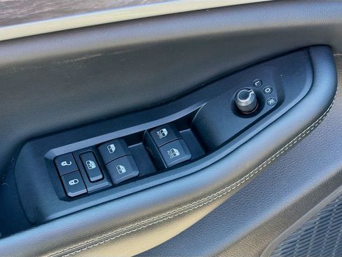 Used 2024 Jeep Grand Cherokee L Limited w/ Luxury Tech Group II image 26