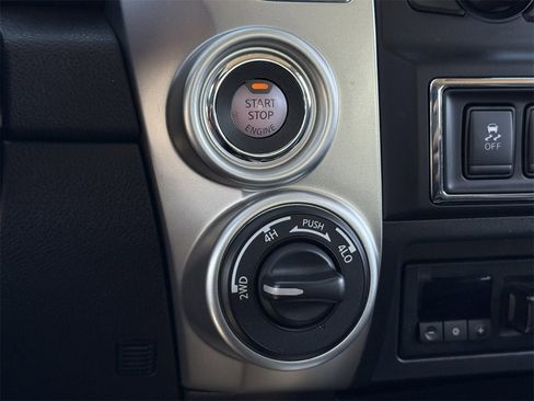 Used 2017 Nissan Titan PRO-4X image 22