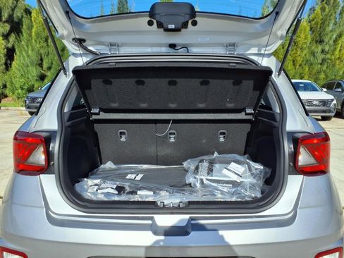 New 2025 Hyundai Venue SEL image 29