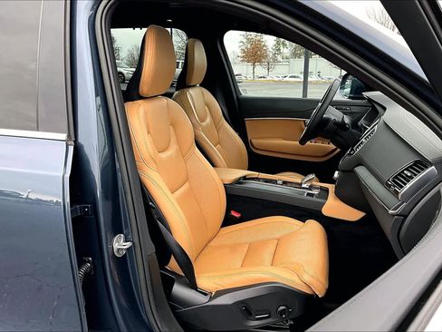 Used 2023 Volvo XC90 T8 Ultimate image 9