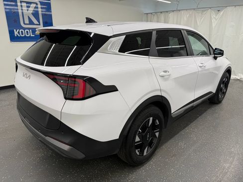 Used 2026 Kia Sportage LX FWD image 2