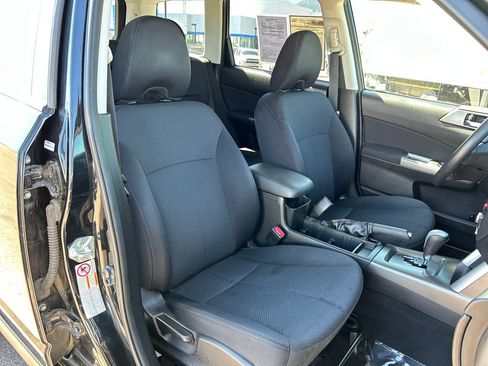 Used 2011 Subaru Forester 2.5X Premium w/ All-Weather Pkg AWD/4WD image 16