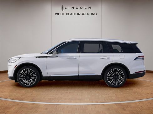 Used 2021 Lincoln Aviator Reserve w/ Equipment Group 202A image 8
