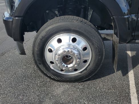 Certified 2022 Ford F450 Platinum w/ FX4 Off-Road Package image 5