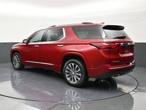 Used 2023 Chevrolet Traverse Premier FWD image 3