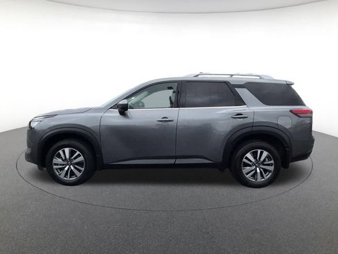 Used 2025 Nissan Pathfinder SL AWD/4WD image 8