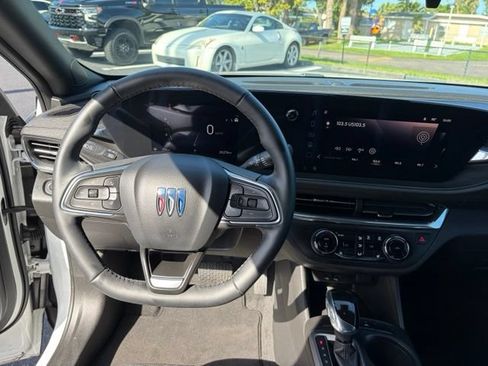 Used 2024 Buick Envista Preferred w/ Convenience I Package FWD image 17
