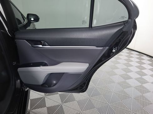 Used 2019 Toyota Camry XLE image 27