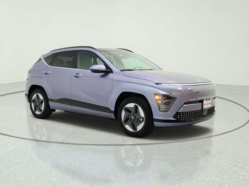 Used 2024 Hyundai Kona Limited FWD image 3