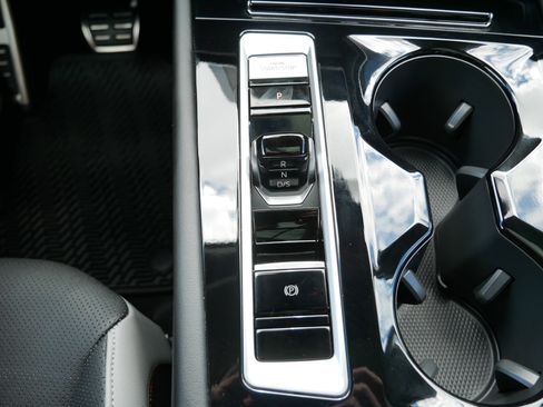 Certified 2025 Volkswagen Atlas Peak Edition SE image 32