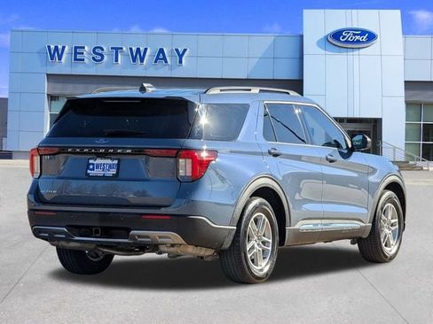 New 2025 Ford Explorer Active w/ Active Comfort Package image 4