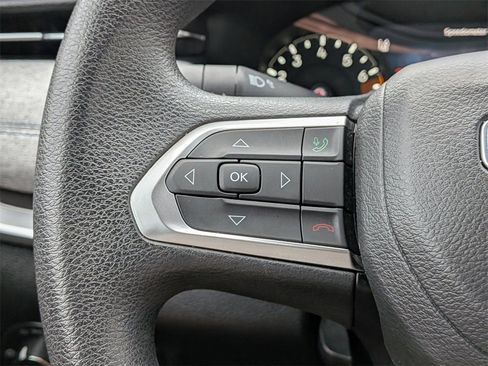 Used 2023 Jeep Compass Sport image 27