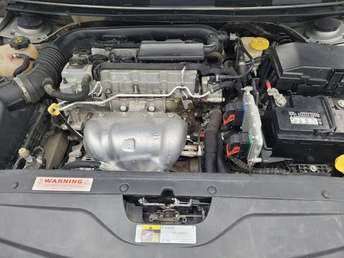 Used 2016 Chrysler 200 Limited FWD image 30