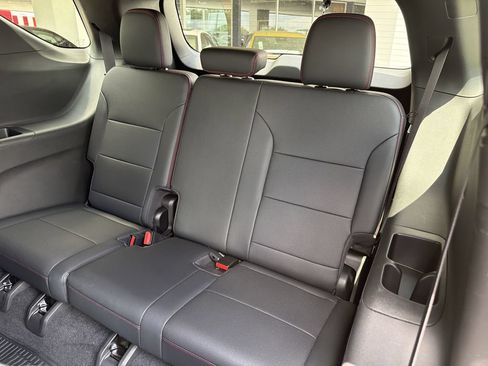 Certified 2024 Chevrolet Traverse RS FWD image 23