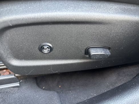 Used 2016 Dodge Charger SE w/ Power Sunroof Group image 19