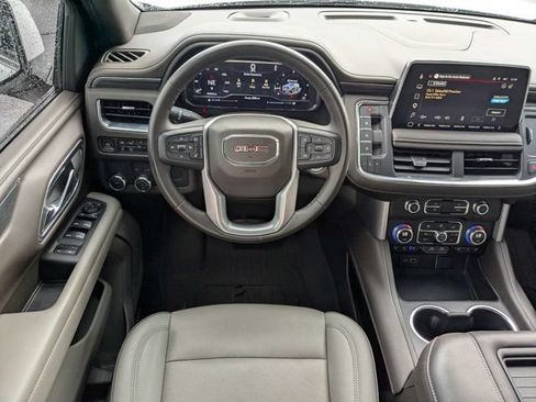 Used 2023 GMC Yukon XL SLT w/ SLT Luxury Package RWD image 16