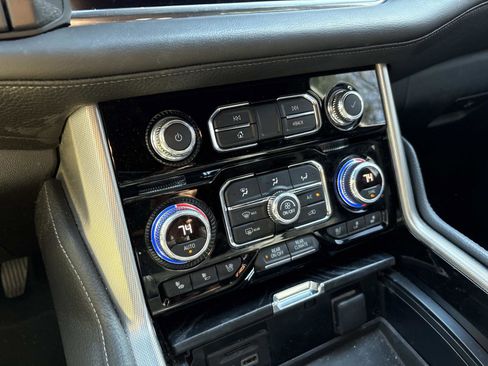 Used 2021 GMC Yukon XL Denali image 23