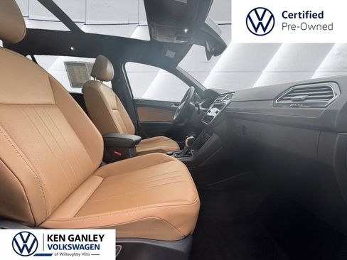 Used 2024 Volkswagen Tiguan SE w/ Panoramic Sunroof Package AWD/4WD image 14