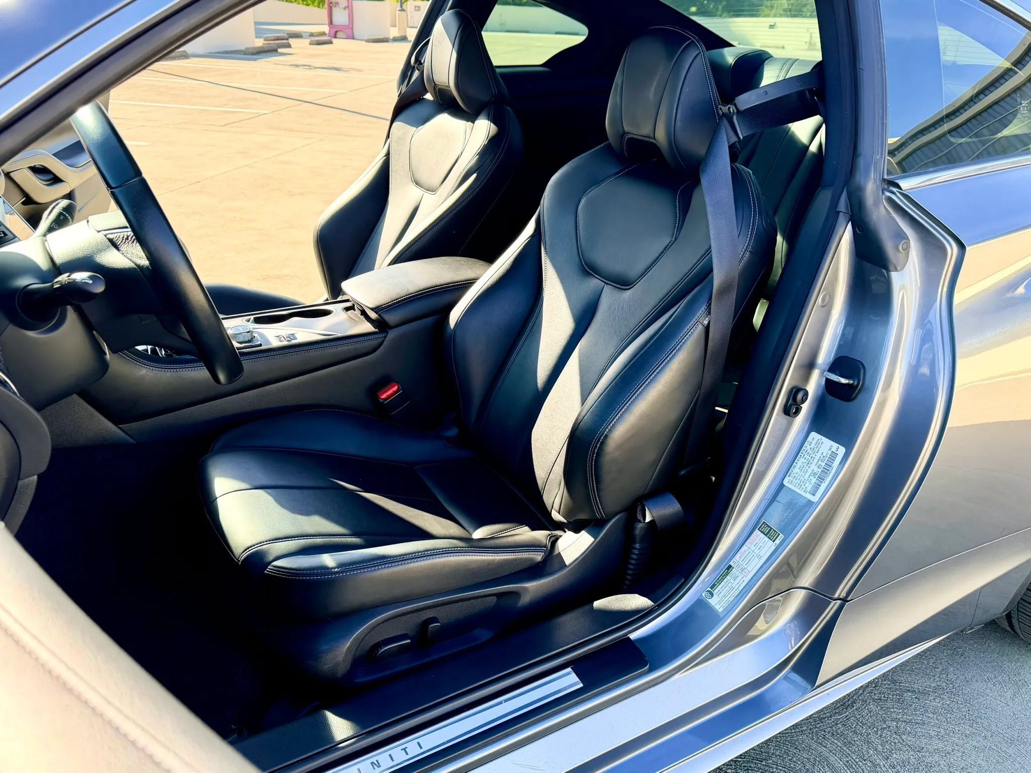 Used 2019 INFINITI Q60 3.0t w/ Cargo Package RWD image 37