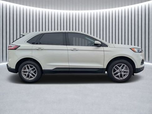 Used 2023 Ford Edge SEL w/ Convenience Package image 2