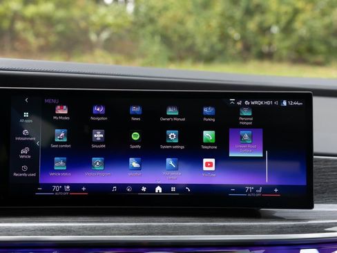 Used 2024 BMW 760i xDrive w/ Premium Package 2 image 27