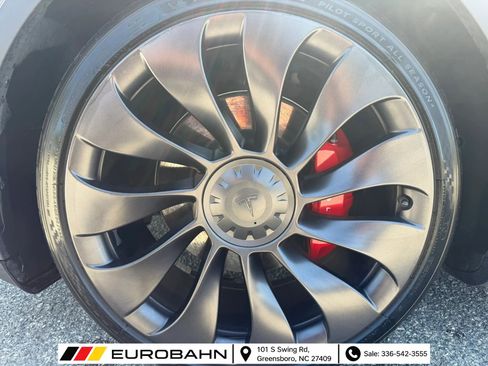Used 2022 Tesla Model Y Performance AWD/4WD image 26