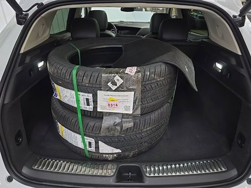 Used 2021 Buick Envision Essence w/ Technology Package I image 12