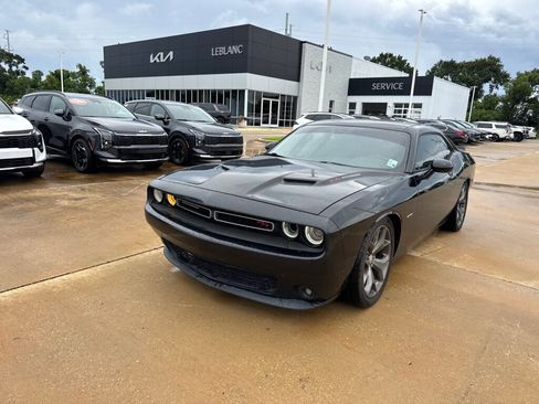 Used 2015 Dodge Challenger R/T w/ Quick Order Package 28B R/T RWD image 4