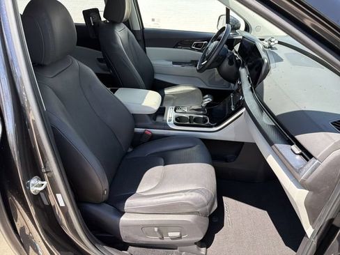 Used 2024 Kia Carnival SX Prestige FWD image 28