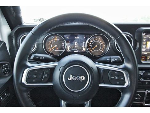 Used 2021 Jeep Gladiator Overland w/ Popular Equipment Package AWD/4WD image 15