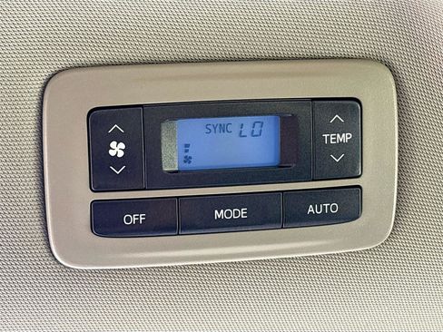 Used 2020 Toyota Sienna LE FWD image 24