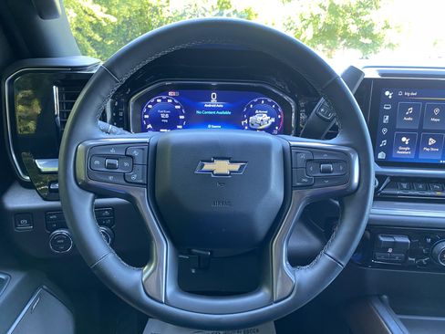 Used 2024 Chevrolet Silverado 2500 High Country w/ Technology Package AWD/4WD image 19