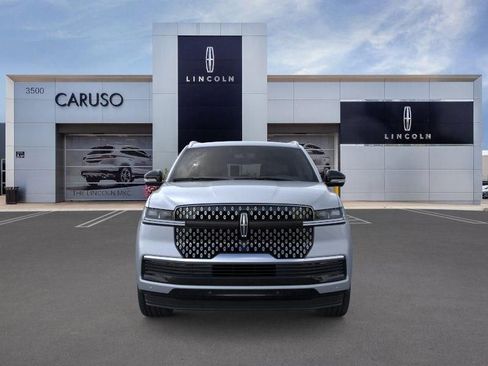 New 2025 Lincoln Navigator Reserve image 6
