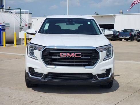 Used 2024 GMC Terrain SLE FWD image 2