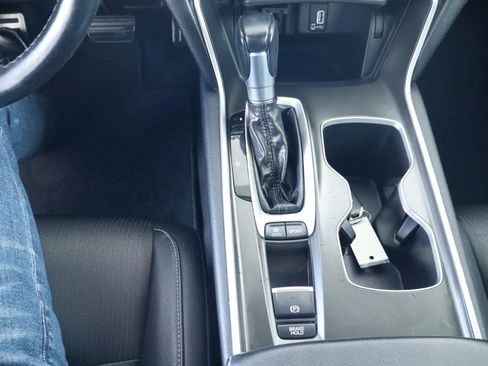 Used 2018 Honda Accord Sport image 25